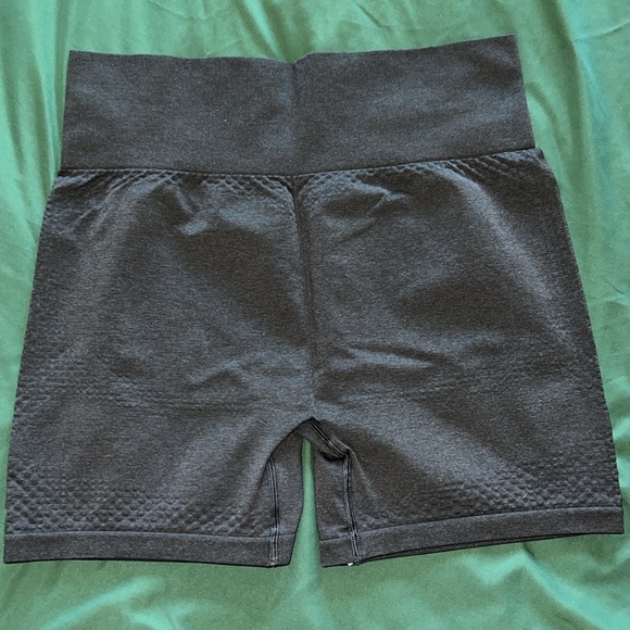 L Gymshark Vital Seamless Shorts - Picture 2 of 3
